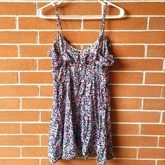 ⚡2/$20⚡04 Flutter Neckline Floral Pattern Dress - DIVIDED - Picture 2 of 6